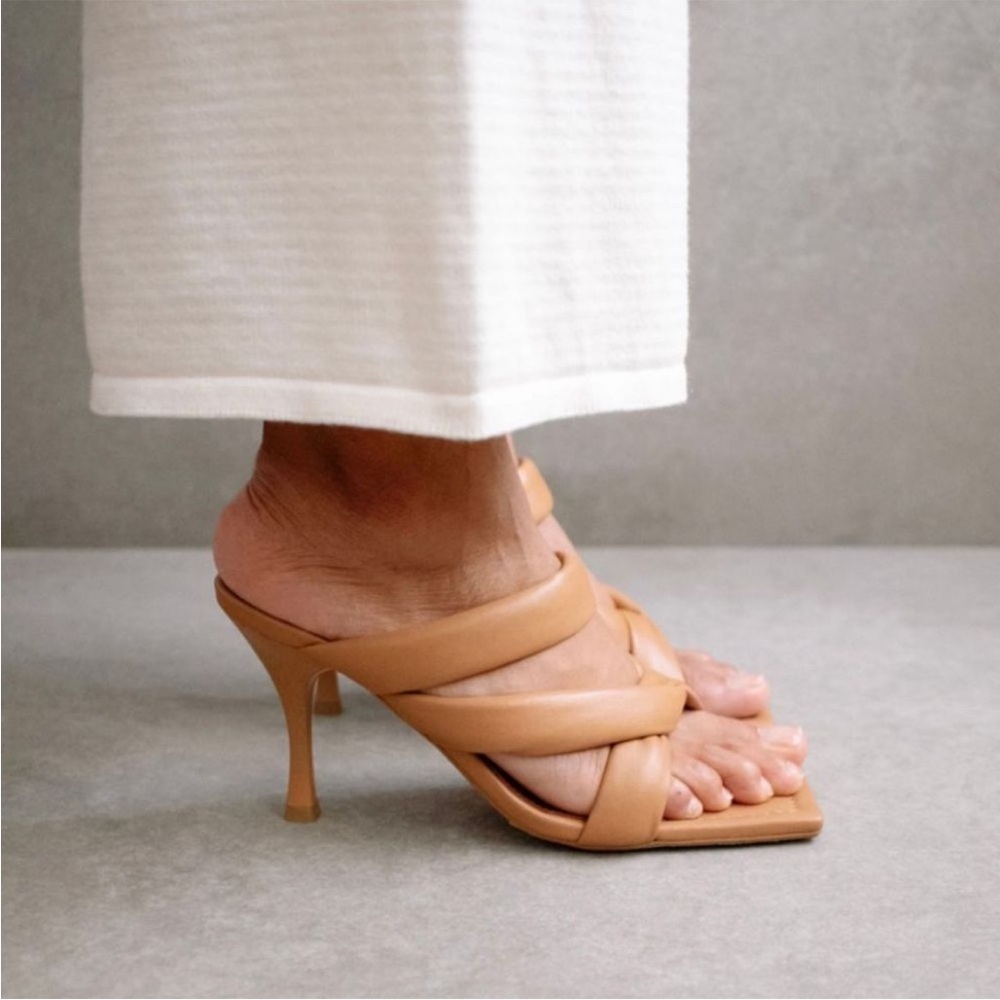 ALOHAS Amaretto mules twist strap leather heels sandals in camel brown size 10 - Picture 4 of 16